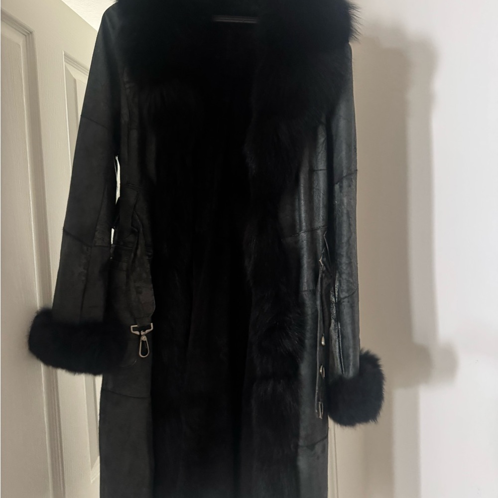 Elegant Black REAL Fur-Trimmed Women's Coat and REAL distressed leather